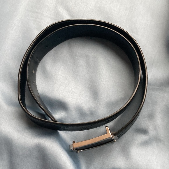 Men’s Gucci Signature Leather Belt - Picture 2 of 12